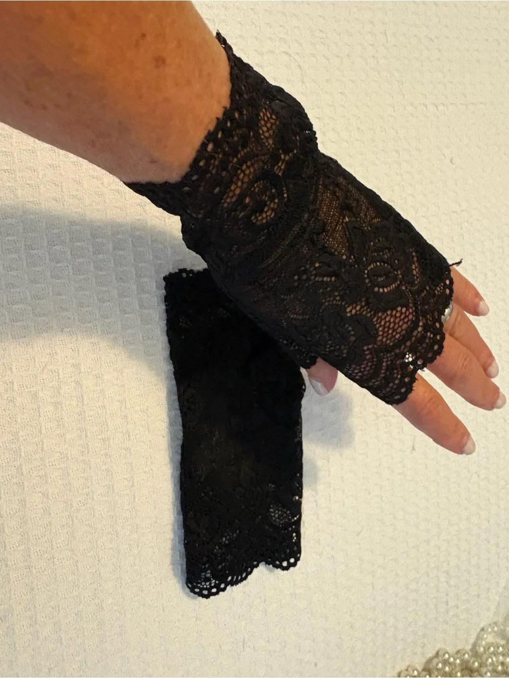 Black Lace Fingerless Gloves - Elegant Women's Accessory